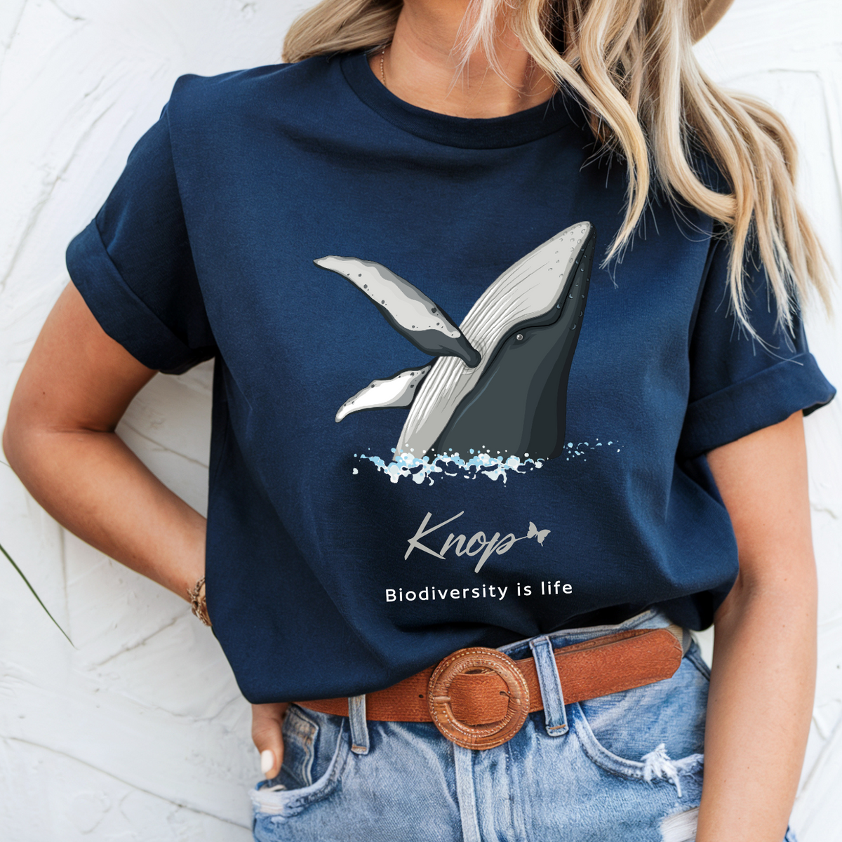 T-Shirt Classique Unisexe - KNOP - Baleine Hors de l'Eau