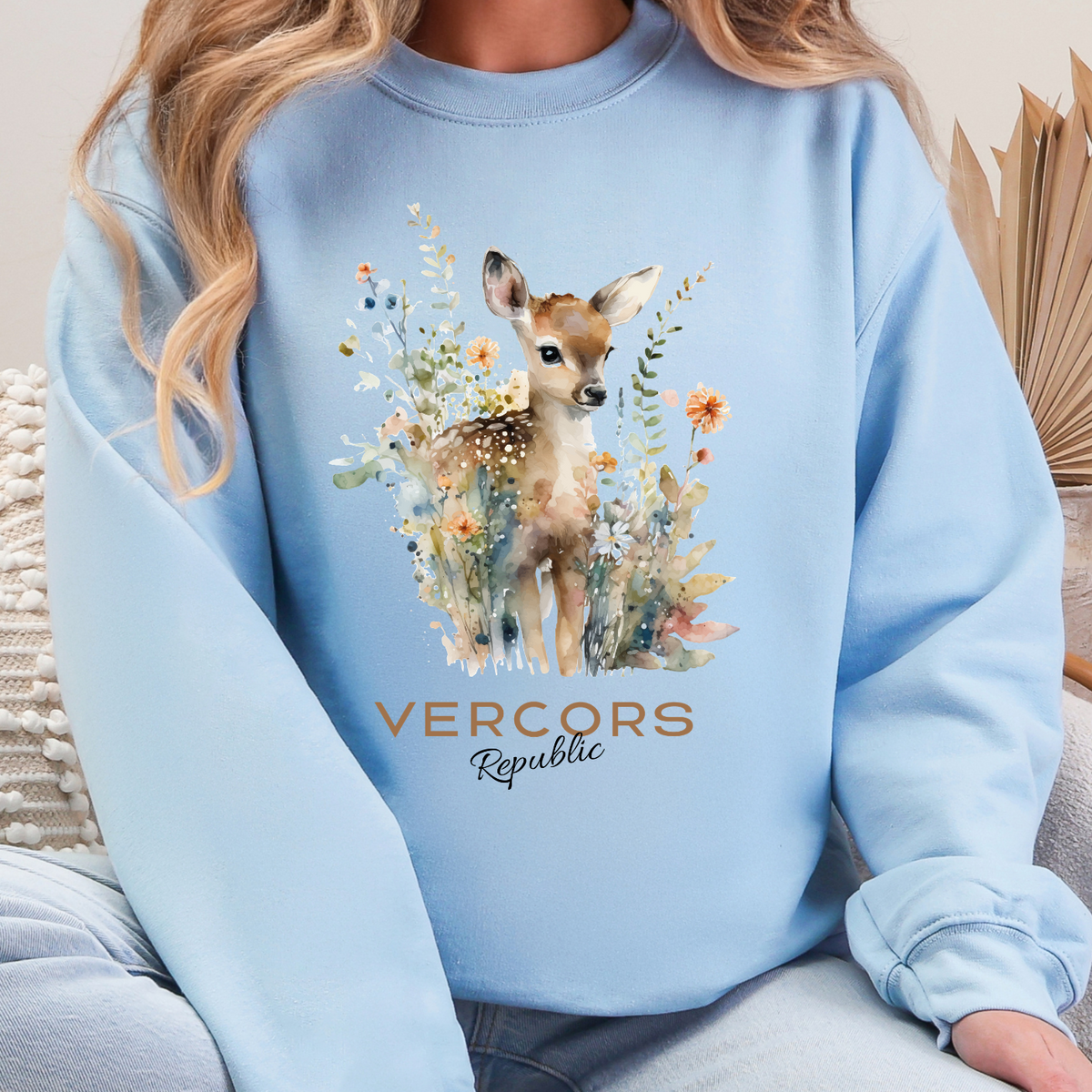 Sweat Unisexe à Col Rond - Bambi Entouré de Fleurs